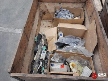 Moteur et pièces pour Camion neuf Mercedes-Benz Lot diverse motoronderdelen mercedes: photos 2