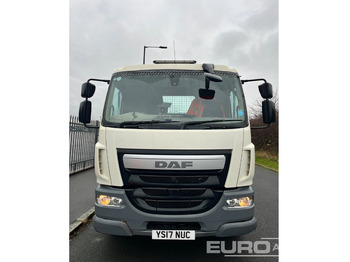Camion plateau pour transport de équipements lourds 2017 DAF LF260: photos 5