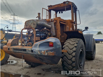 Chargeuse sur pneus 2021 Case 821G: photos 5