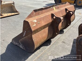 Godet 92" Loading Bucket to suit Manitou Telehandler: photos 3