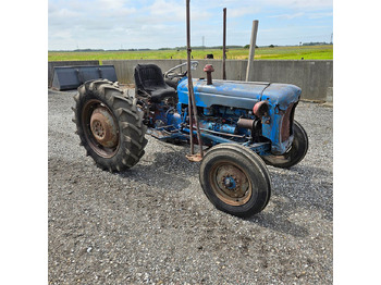 Tracteur agricole FORDSON