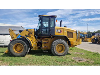 Chargeuse sur pneus CATERPILLAR 938M