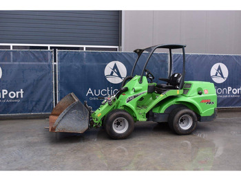 Chargeuse sur pneus Avant 745: photos 1