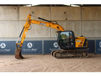 Pelle sur chenille JCB