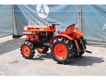 Tracteur agricole Kubota B7001: photos 3