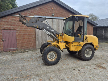 Chargeuse sur pneus VOLVO L30B