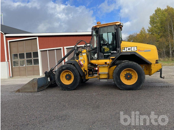 Chargeuse sur pneus JCB