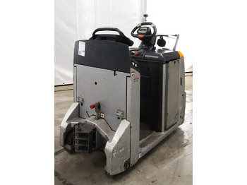 Chariot tracteur STILL