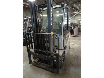 Chariot élévateur électrique STILL RX60