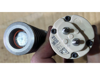 Injecteur neuf CATERPILLAR Injector 0R-4527 CAT: photos 3