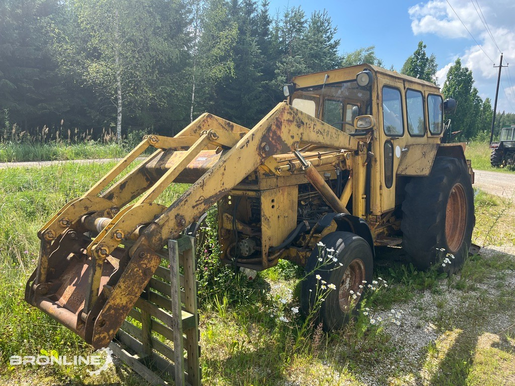 Massey Ferguson Laadur-ekskavaator mootoririkkega / engine failure - Tractopelle: photos 1 Massey Ferguson Laadur-ekskavaator mootoririkkega / engine failure - Tractopelle: photos 1