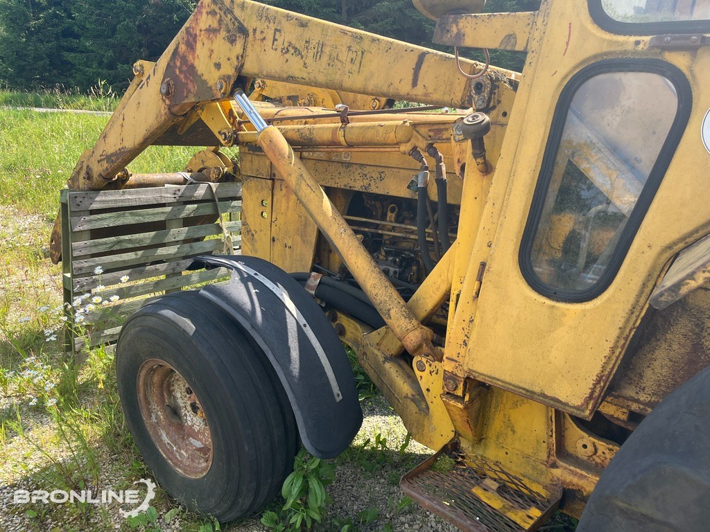 Massey Ferguson Laadur-ekskavaator mootoririkkega / engine failure - Tractopelle: photos 5 Massey Ferguson Laadur-ekskavaator mootoririkkega / engine failure - Tractopelle: photos 5