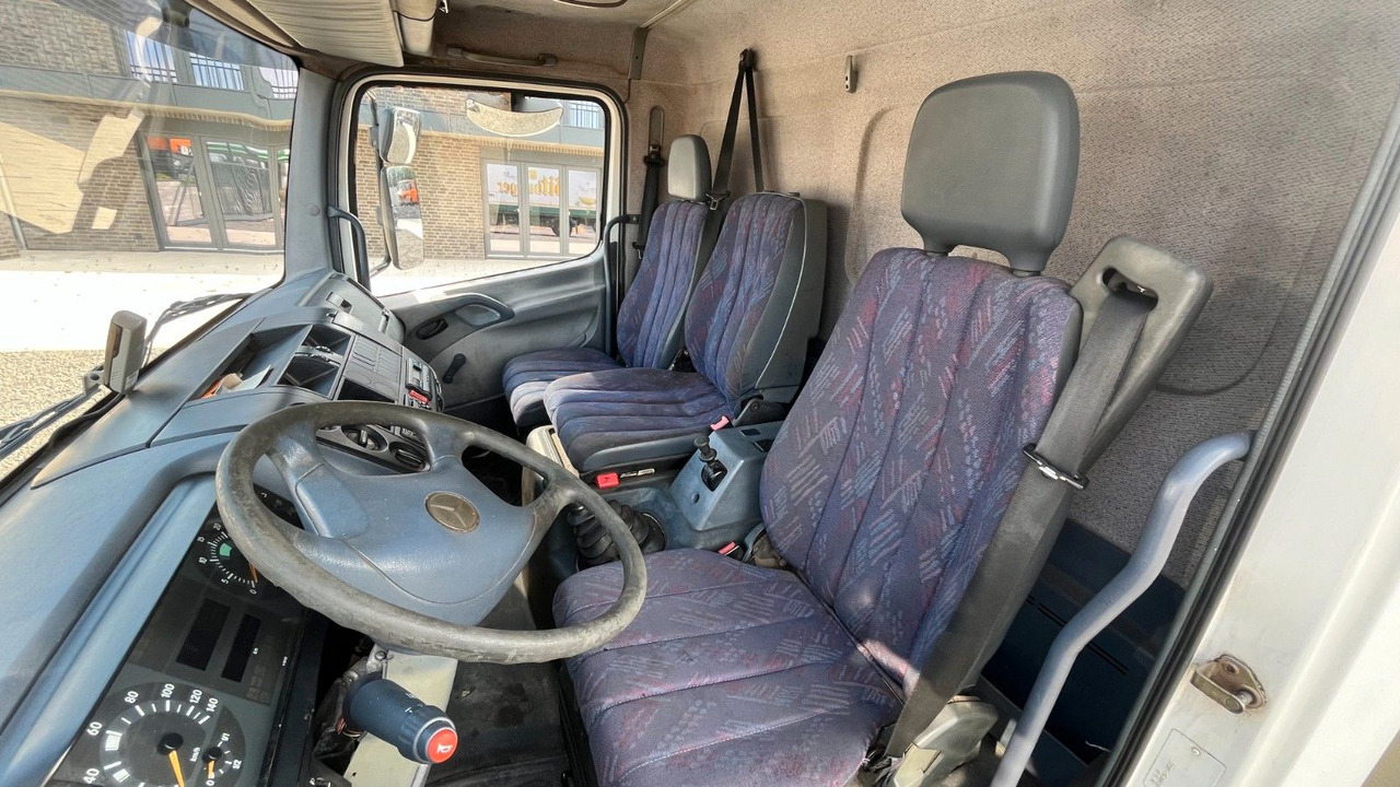 Camion pour le transport de boissons Mercedes-Benz Atego 818 Getränke Getränkeaufbau: photos 7