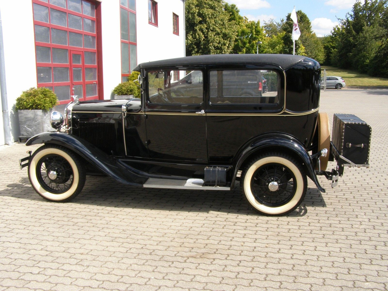 Ford MODELL  A  / TUDOR  +  H-Kennzeichen - Berline: photos 3 Ford MODELL  A  / TUDOR  +  H-Kennzeichen - Berline: photos 3