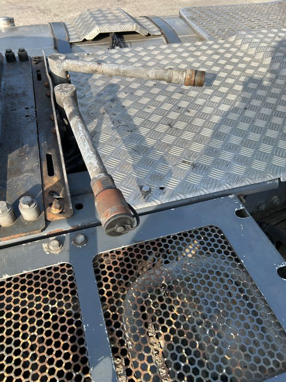 DAF XF 530 PxP 4x4 Hydraulik DAF XF 530 PxP 4x4 Hydraulik - Tracteur routier: photos 5 DAF XF 530 PxP 4x4 Hydraulik DAF XF 530 PxP 4x4 Hydraulik - Tracteur routier: photos 5