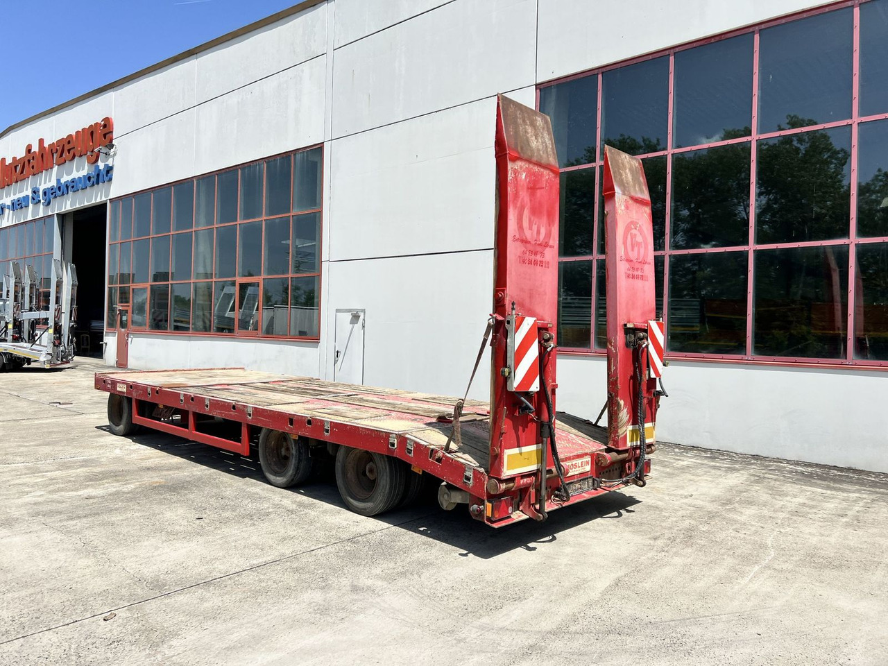 3 Achs Tiefladeranhänger mit gerader Ladefläche - Remorque porte-engin surbaissée: photos 3 3 Achs Tiefladeranhänger mit gerader Ladefläche - Remorque porte-engin surbaissée: photos 3
