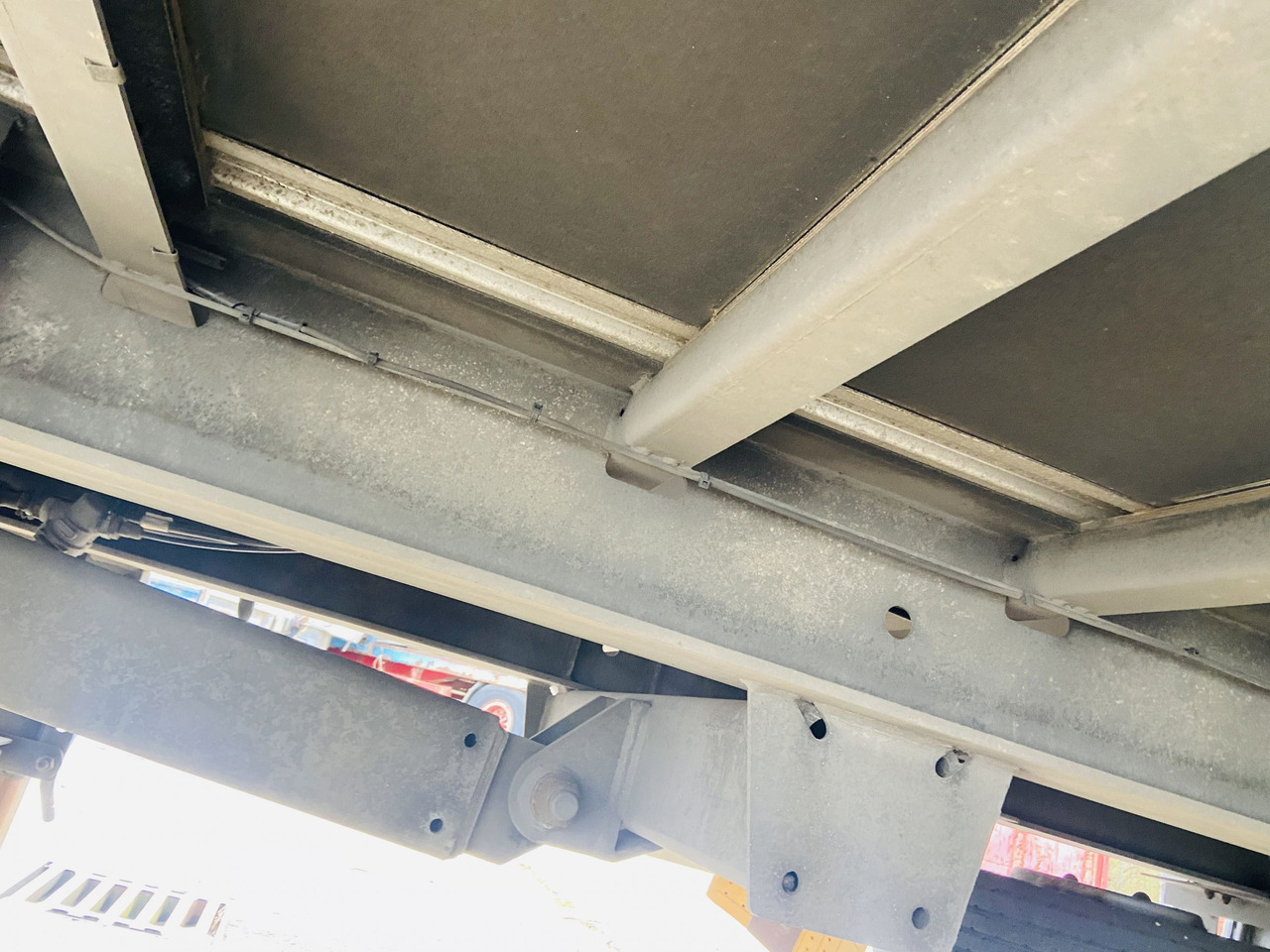 Ackermann Z-KA-F10.5/7,6 1 Achs Planenanhänger 10,5 t GG - Remorque fourgon: photos 3 Ackermann Z-KA-F10.5/7,6 1 Achs Planenanhänger 10,5 t GG - Remorque fourgon: photos 3