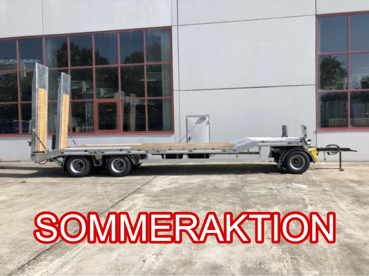 Möslein T 3-6 VB 3 Achs Tieflader- Anhänger, Luftgefedert, Verbreiterung - Remorque porte-engin surbaissée: photos 1 Möslein T 3-6 VB 3 Achs Tieflader- Anhänger, Luftgefedert, Verbreiterung - Remorque porte-engin surbaissée: photos 1