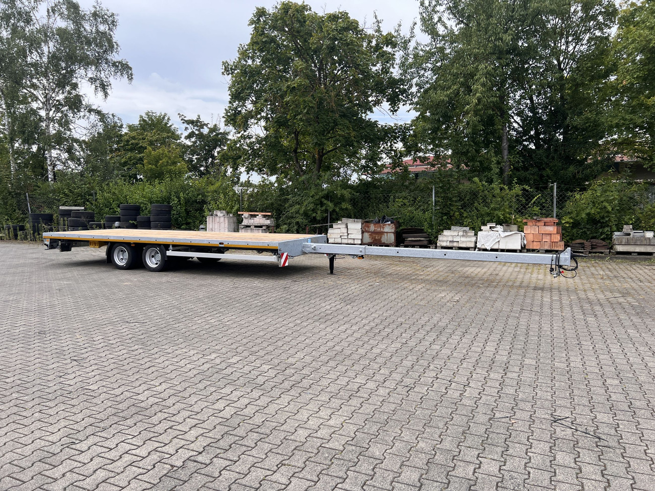 Möslein THT 11 G Ausziehbar 11,9 t Tandemanhänger- Tieflader, ausziehbarLuftgefedert - Remorque plateau: photos 1 Möslein THT 11 G Ausziehbar 11,9 t Tandemanhänger- Tieflader, ausziehbarLuftgefedert - Remorque plateau: photos 1