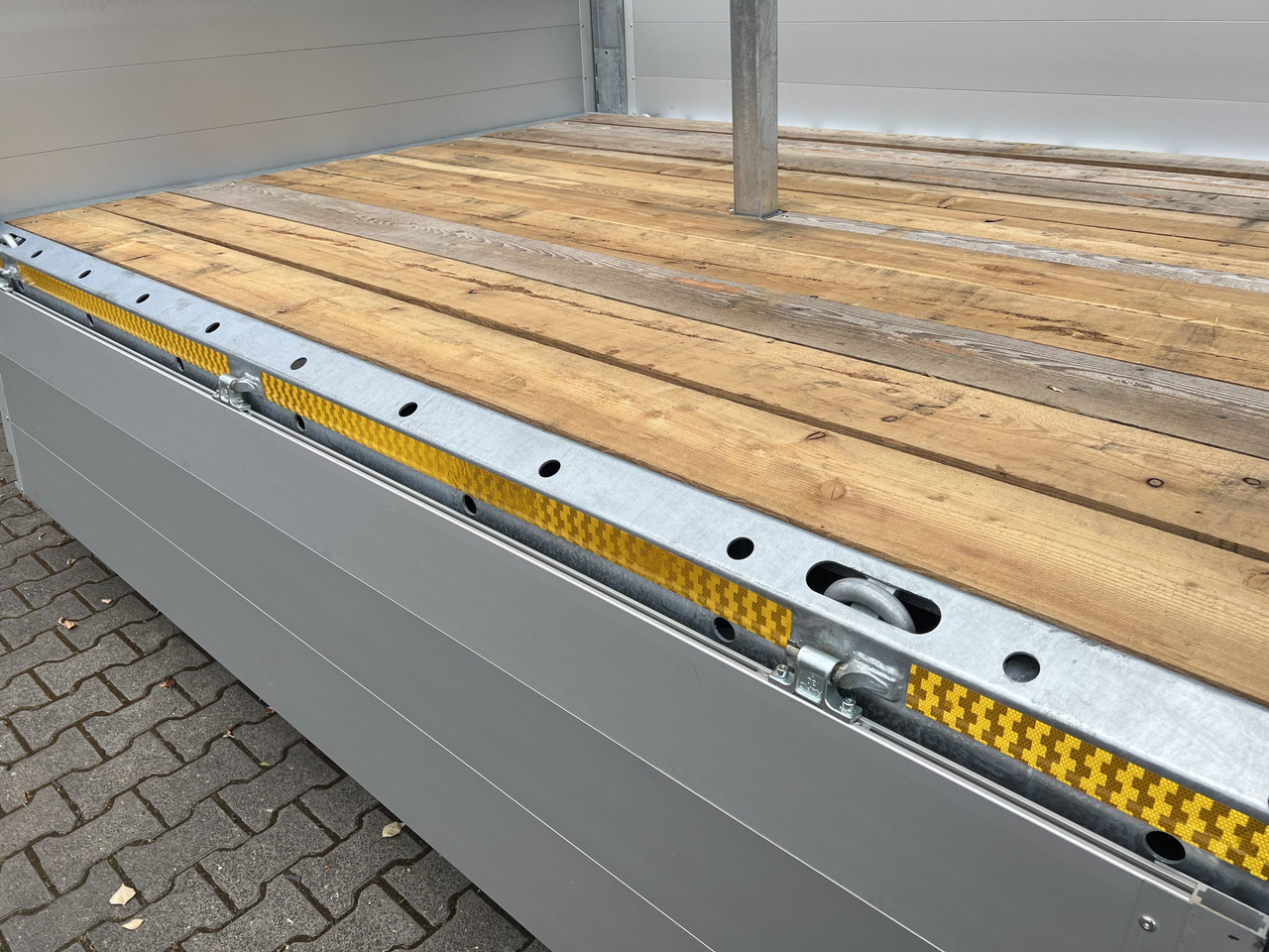 Crédit-bail de Möslein THT 14,4 G 6,2  14,4 t GG Tandem- Pritschenanhänger- Tieflader Möslein THT 14,4 G 6,2  14,4 t GG Tandem- Pritschenanhänger- Tieflader: photos 10 Crédit-bail de Möslein THT 14,4 G 6,2  14,4 t GG Tandem- Pritschenanhänger- Tieflader Möslein THT 14,4 G 6,2  14,4 t GG Tandem- Pritschenanhänger- Tieflader: photos 10