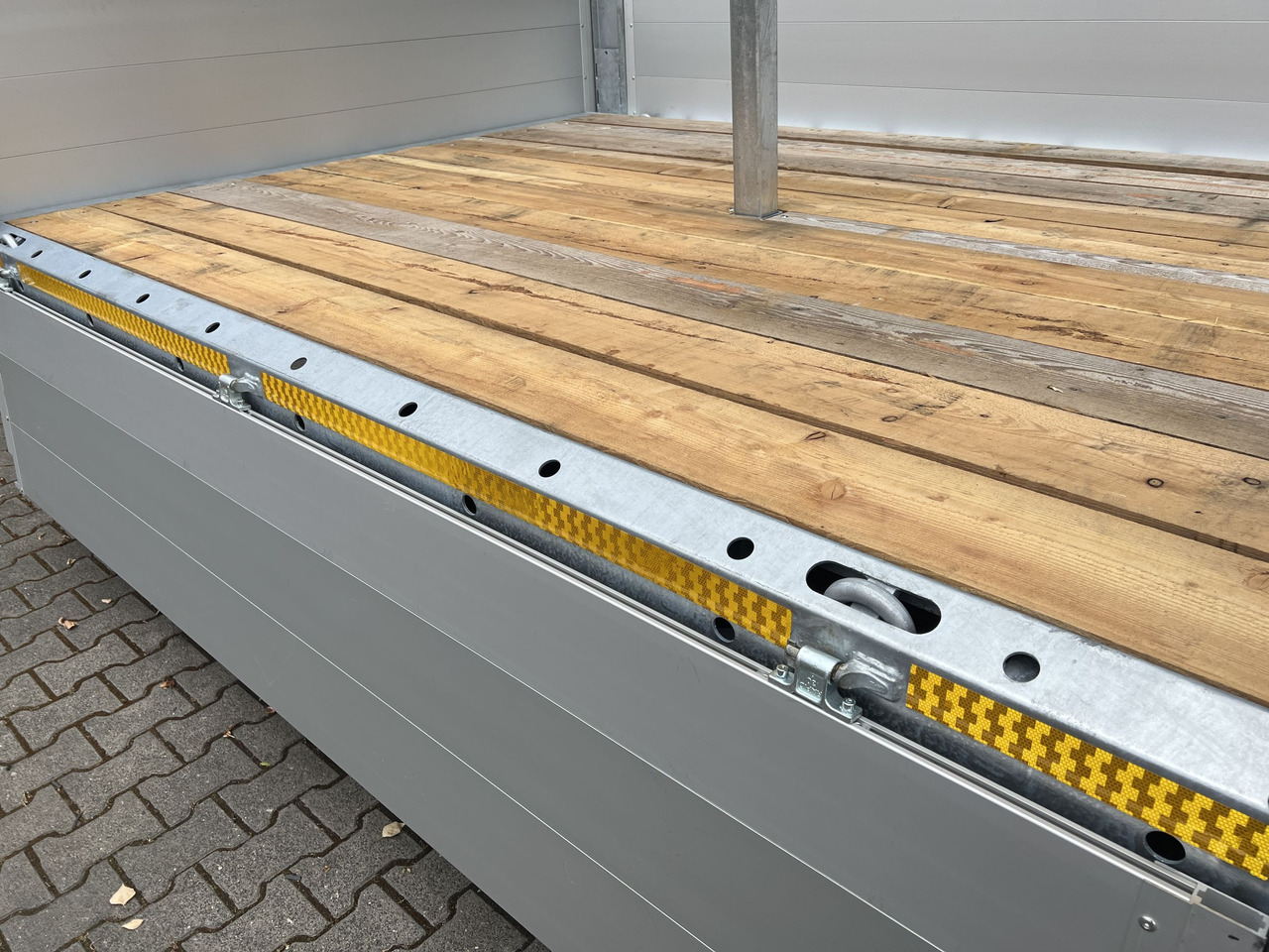 Crédit-bail de Möslein THT 14,4 G 7,2  14,4 t Tandem- Pritschenanhänger- Tieflader Möslein THT 14,4 G 7,2  14,4 t Tandem- Pritschenanhänger- Tieflader: photos 8