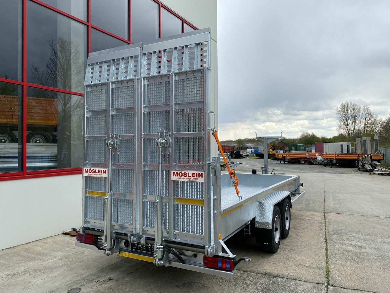 Möslein Tieflader für Fräsen breiten hydraulischen Ramp - Remorque porte-engin surbaissée: photos 2 Möslein Tieflader für Fräsen breiten hydraulischen Ramp - Remorque porte-engin surbaissée: photos 2