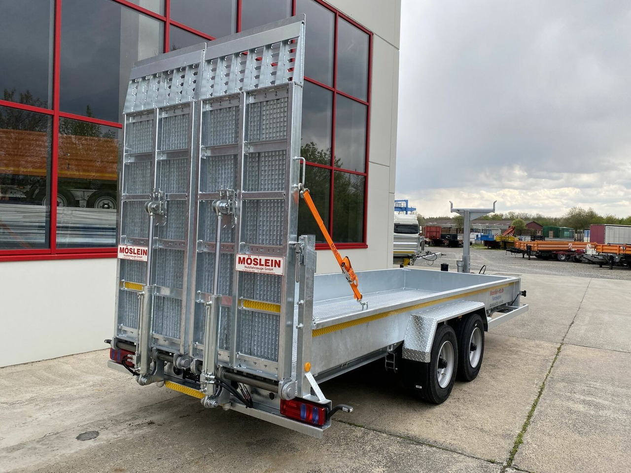 Möslein Tieflader für Fräsen breiten hydraulischen Ramp - Remorque porte-engin surbaissée: photos 5 Möslein Tieflader für Fräsen breiten hydraulischen Ramp - Remorque porte-engin surbaissée: photos 5