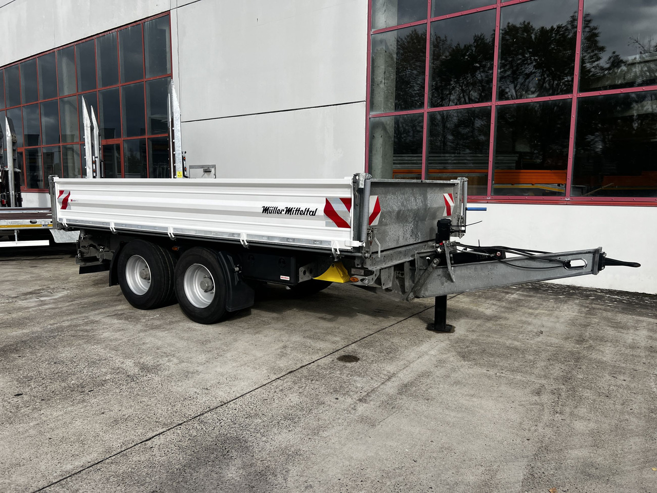Müller Mitteltal TA-2 14,4 t Tandemkipper- Tieflader Breitbereifung NEUWERTIG - Remorque benne: photos 1 Müller Mitteltal TA-2 14,4 t Tandemkipper- Tieflader Breitbereifung NEUWERTIG - Remorque benne: photos 1