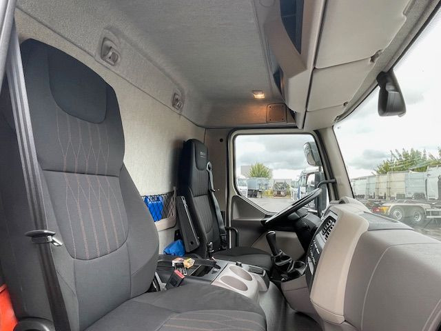 Camion à rideaux coulissants DAF LF 230 FA 12t Spier Pritsche Plane LBW: photos 8 Camion à rideaux coulissants DAF LF 230 FA 12t Spier Pritsche Plane LBW: photos 8