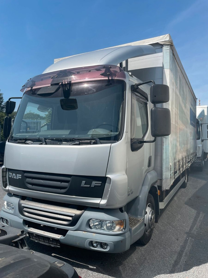 DAF LF45.180 - Utilitaire rideaux coulissants (PLSC): photos 2 DAF LF45.180 - Utilitaire rideaux coulissants (PLSC): photos 2