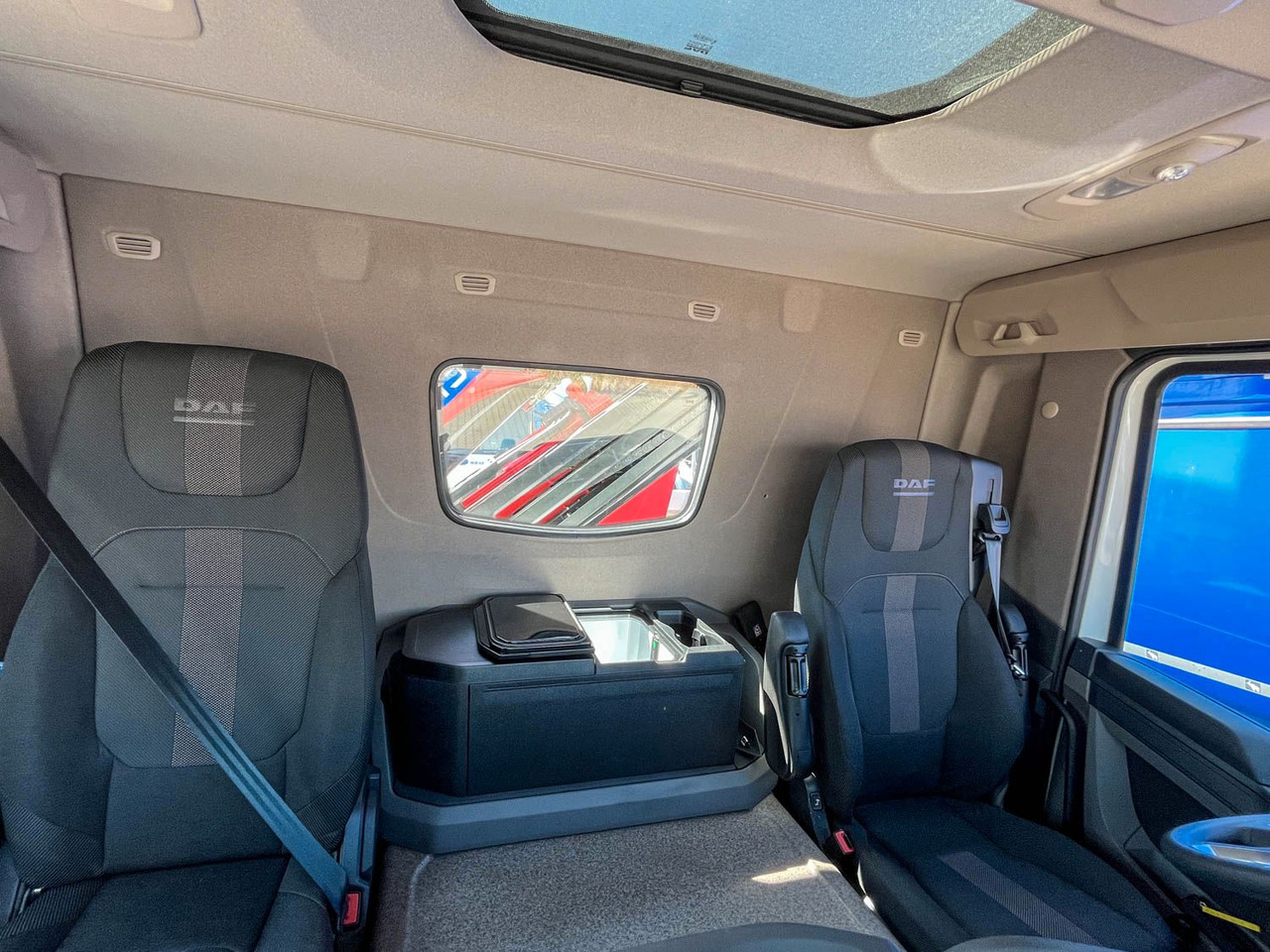 Camion benne neuf DAF XDC 370 FA Meiller Krankipper HMF DAF XDC 370 FA Meiller Krankipper HMF: photos 20 Camion benne neuf DAF XDC 370 FA Meiller Krankipper HMF DAF XDC 370 FA Meiller Krankipper HMF: photos 20