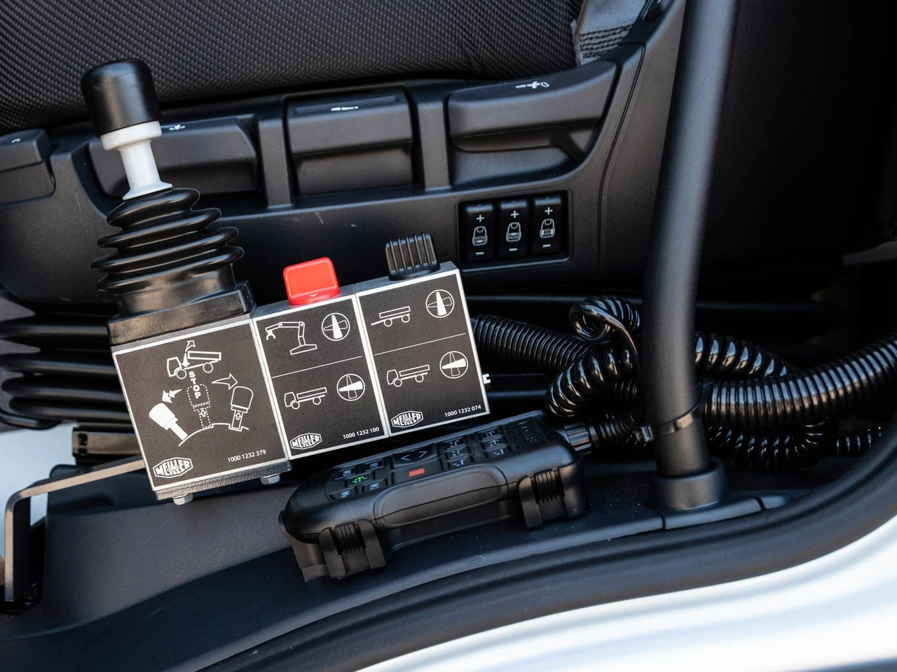 Camion benne neuf DAF XDC 370 FA Meiller Krankipper HMF DAF XDC 370 FA Meiller Krankipper HMF: photos 24 Camion benne neuf DAF XDC 370 FA Meiller Krankipper HMF DAF XDC 370 FA Meiller Krankipper HMF: photos 24