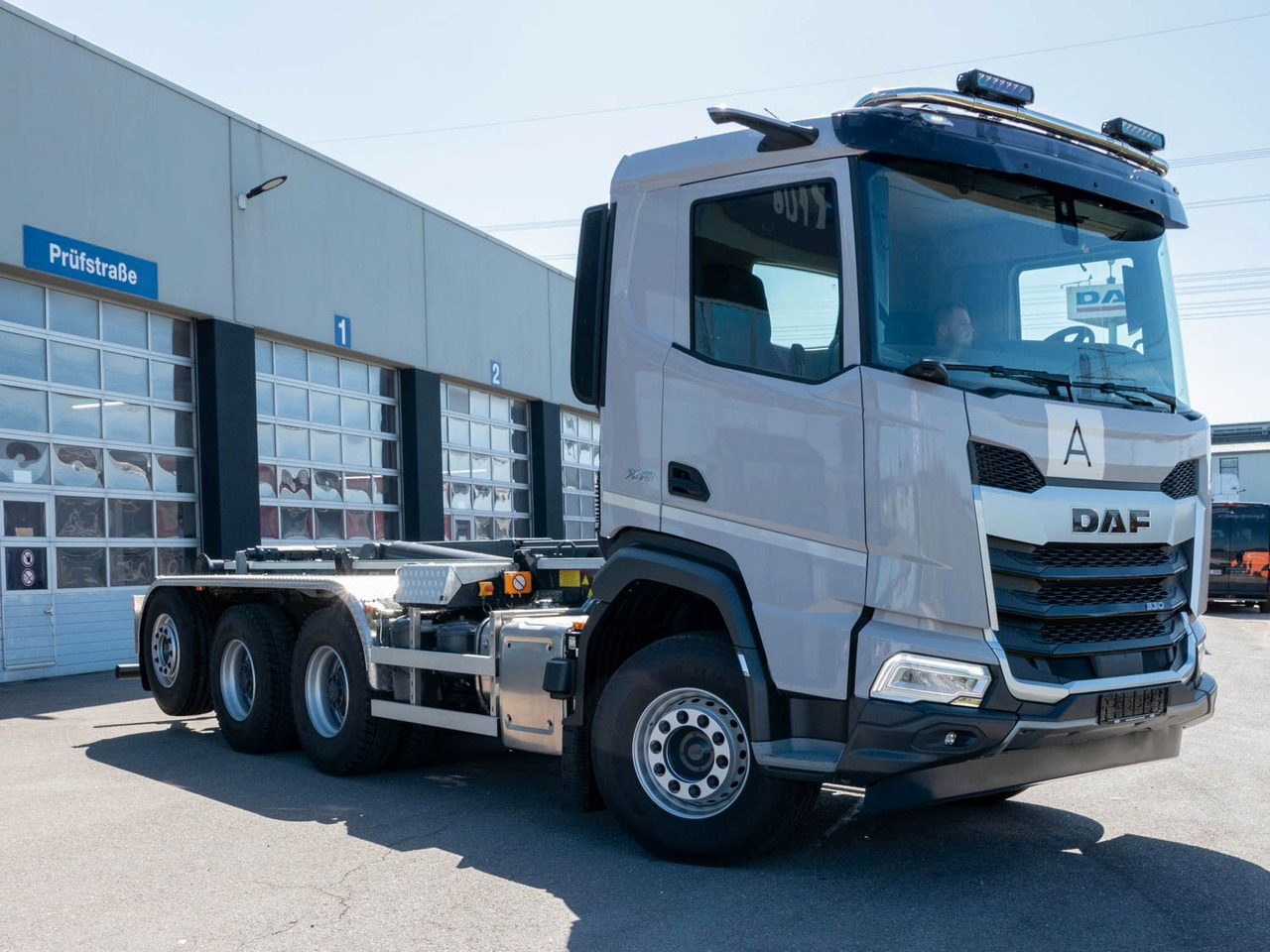 DAF XF 530 FAW mit VDL Abrollkipper DAF XF 530 FAW mit VDL Abrollkipper - Camion ampliroll: photos 2 DAF XF 530 FAW mit VDL Abrollkipper DAF XF 530 FAW mit VDL Abrollkipper - Camion ampliroll: photos 2