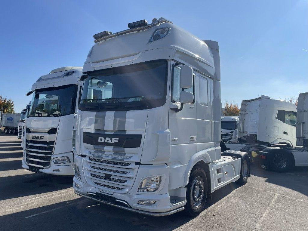 DAF FT XF480 SSC, 2x Tank, Standklima, Lampenbügel DAF FT XF480 SSC, 2x Tank, Standklima, Lampenbügel - Tracteur routier: photos 1 DAF FT XF480 SSC, 2x Tank, Standklima, Lampenbügel DAF FT XF480 SSC, 2x Tank, Standklima, Lampenbügel - Tracteur routier: photos 1