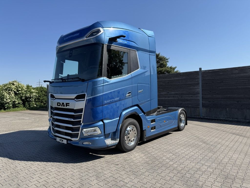 DAF FT XG 530 BLAU METALLIC Limited Edition - Tracteur routier: photos 1 DAF FT XG 530 BLAU METALLIC Limited Edition - Tracteur routier: photos 1
