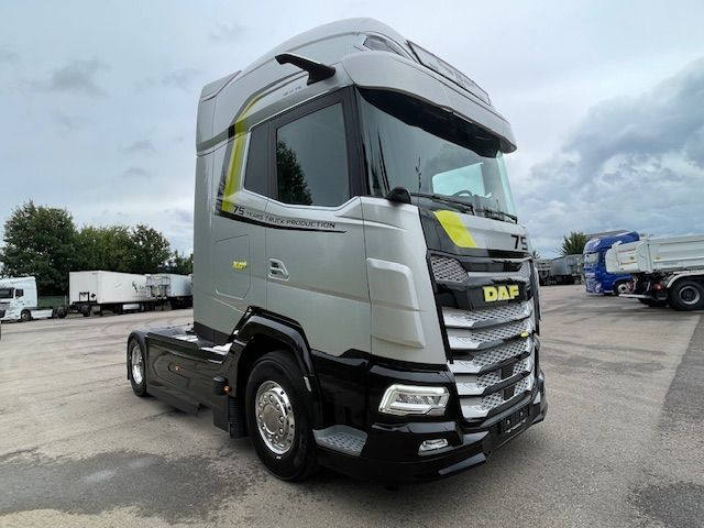 DAF XG+ 480 FT 75 Jahre DAF Edition "Limitiert" DAF XG+ 480 FT 75 Jahre DAF Edition - Tracteur routier: photos 1 DAF XG+ 480 FT 75 Jahre DAF Edition "Limitiert" DAF XG+ 480 FT 75 Jahre DAF Edition - Tracteur routier: photos 1