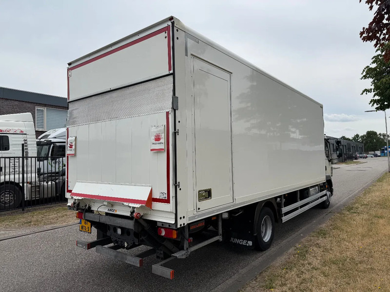 DAF LF 230 2022 only 164.000 km like new !!! - Camion fourgon: photos 4 DAF LF 230 2022 only 164.000 km like new !!! - Camion fourgon: photos 4