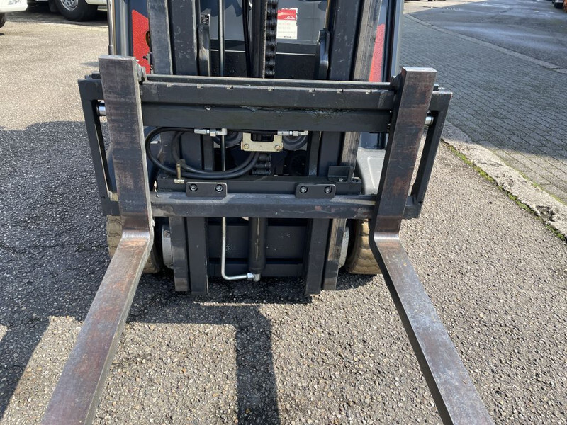 Linde H 14 EVO H 14 EVO 2017 mast 620 cm !!! - Chariot élévateur: photos 3 Linde H 14 EVO H 14 EVO 2017 mast 620 cm !!! - Chariot élévateur: photos 3