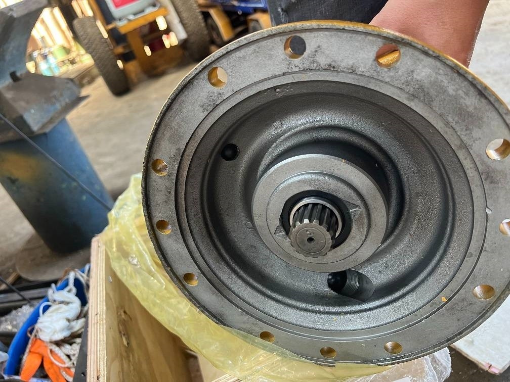CAT 315cl swing pump (unused) - Hydraulique pour Engins de chantier: photos 3 CAT 315cl swing pump (unused) - Hydraulique pour Engins de chantier: photos 3