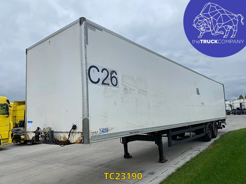 SYSTEM TRAILERS - Semi-remorque fourgon: photos 2 SYSTEM TRAILERS - Semi-remorque fourgon: photos 2