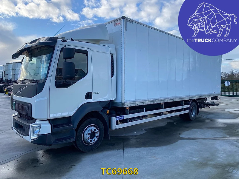 Volvo FL 250 - Camion fourgon: photos 1 Volvo FL 250 - Camion fourgon: photos 1