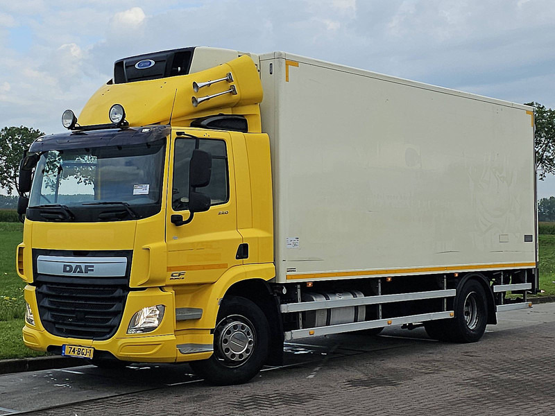 DAF CF 220 CARRIER LIFT DOORS - Camion frigorifique: photos 2 DAF CF 220 CARRIER LIFT DOORS - Camion frigorifique: photos 2