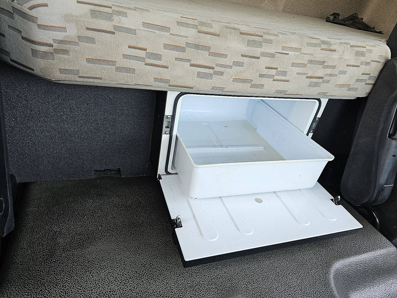 Camion à rideaux coulissants DAF CF 260 RIGHT SIDE CURTAINS: photos 10 Camion à rideaux coulissants DAF CF 260 RIGHT SIDE CURTAINS: photos 10