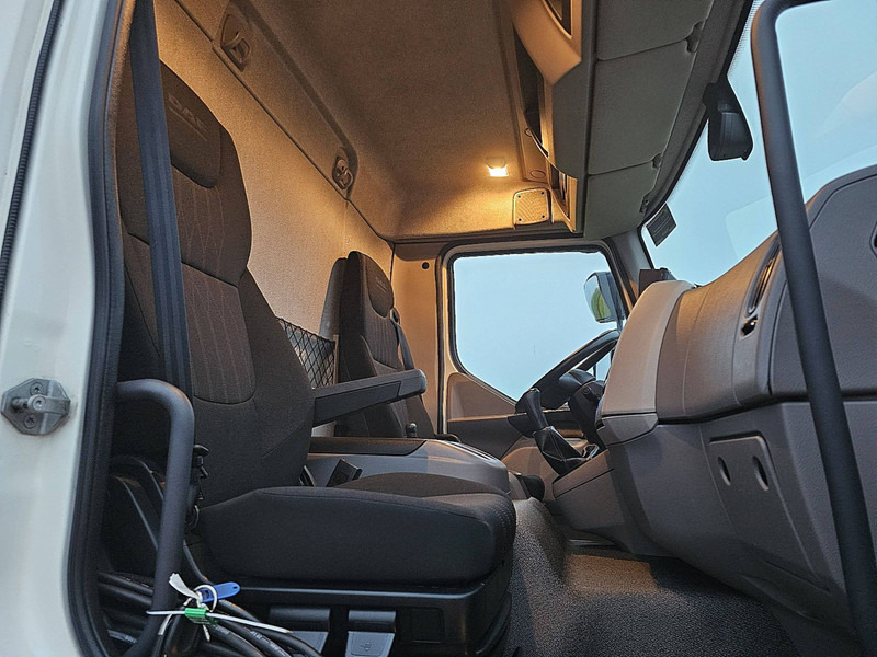 Photo d'intérieur 1: Camion fourgon DAF LF 230 19T MANUAL AIRCO