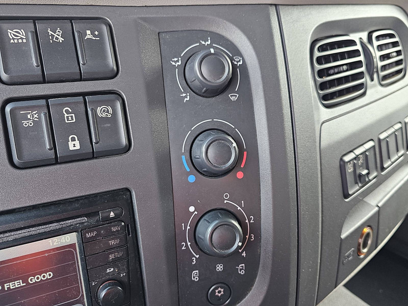 Camion fourgon DAF LF 310 18T AIRCO LIFT: photos 10