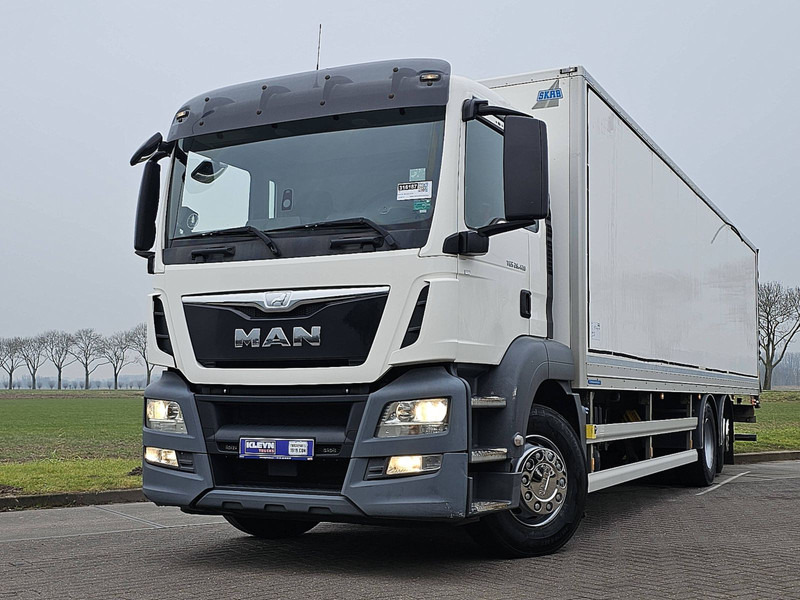 MAN 26.420 TGS 6X2-4 BL 2.5T LIFT - Camion fourgon: photos 1 MAN 26.420 TGS 6X2-4 BL 2.5T LIFT - Camion fourgon: photos 1