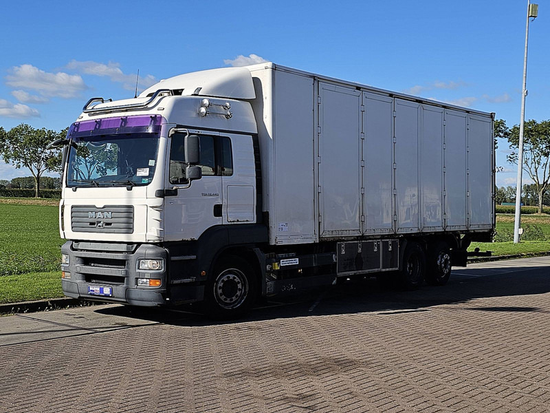 MAN 26.440 TGA LX 6X2 SIDE DOORS - Camion fourgon: photos 2 MAN 26.440 TGA LX 6X2 SIDE DOORS - Camion fourgon: photos 2