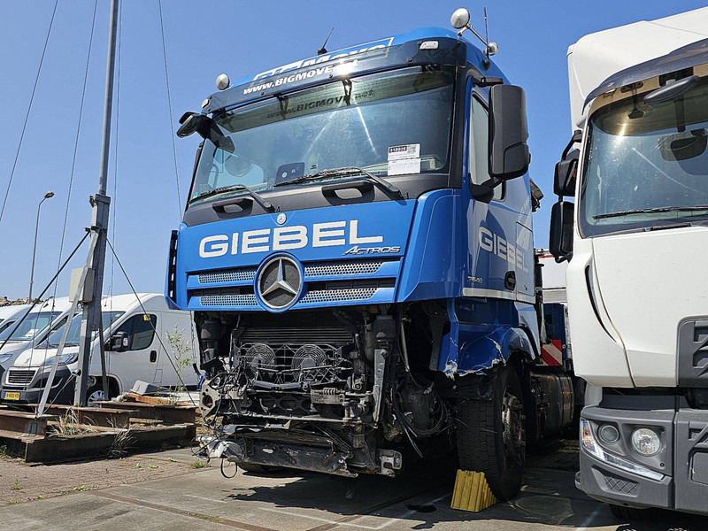 Mercedes-Benz ACTROS 2548 DAMAGED HMF 4020 K4 - Camion plateau, Camion grue: photos 1 Mercedes-Benz ACTROS 2548 DAMAGED HMF 4020 K4 - Camion plateau, Camion grue: photos 1