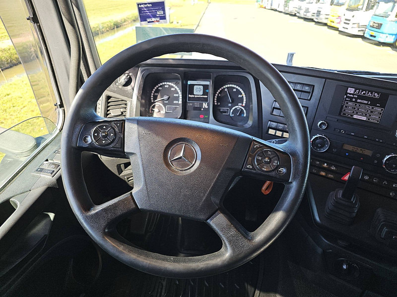 Photo d'intérieur 2: Tracteur routier Mercedes-Benz AROCS 3358 6X4 RETARDER PTO+HYD