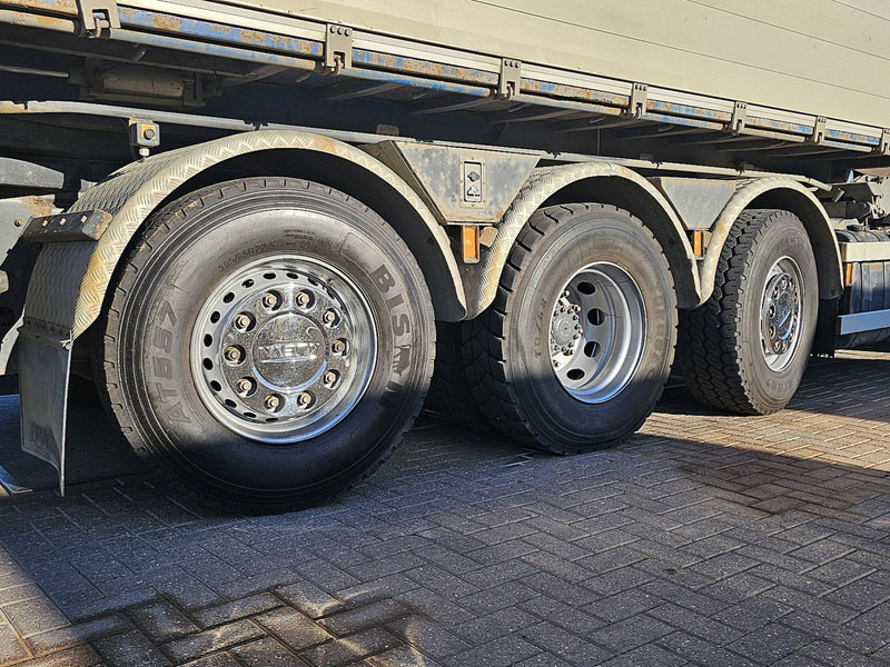Camion plateau, Camion grue Volvo FM 460 8X2 HMF 3220 K5: photos 15